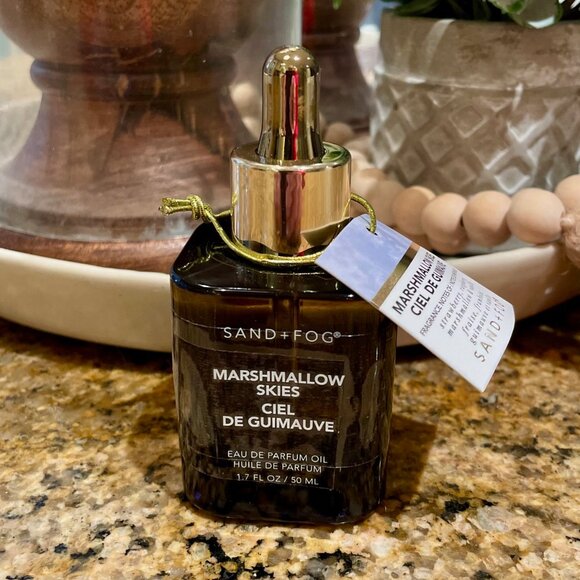 NEW WITH TAGS Sand + Fog Marshmallow Skies Eau de Parfum Oil - Picture 1 of 1